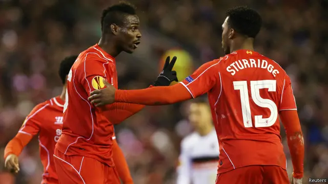 Balotelli menjelaskan pada Sturridge jika ia baru dua kali gagal menendang penalti.