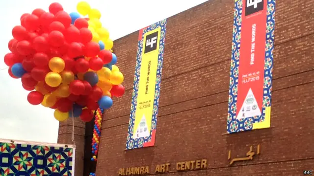 پولیس کے حصار میں ہی سہی یہ میلہ اپنے مقررہ وقت پر شروع ہوا