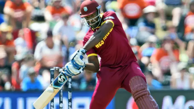 آندرے رسل نے صرف 13 گیندیں کھیلیں اور چار چھکوں اور تین چوکوں کی مدد سے 42 رنز بنا ڈالے