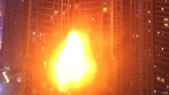 Kobaran api dilaporkan berasal dari sekitar lantai 50 gedung hunian tersebut.