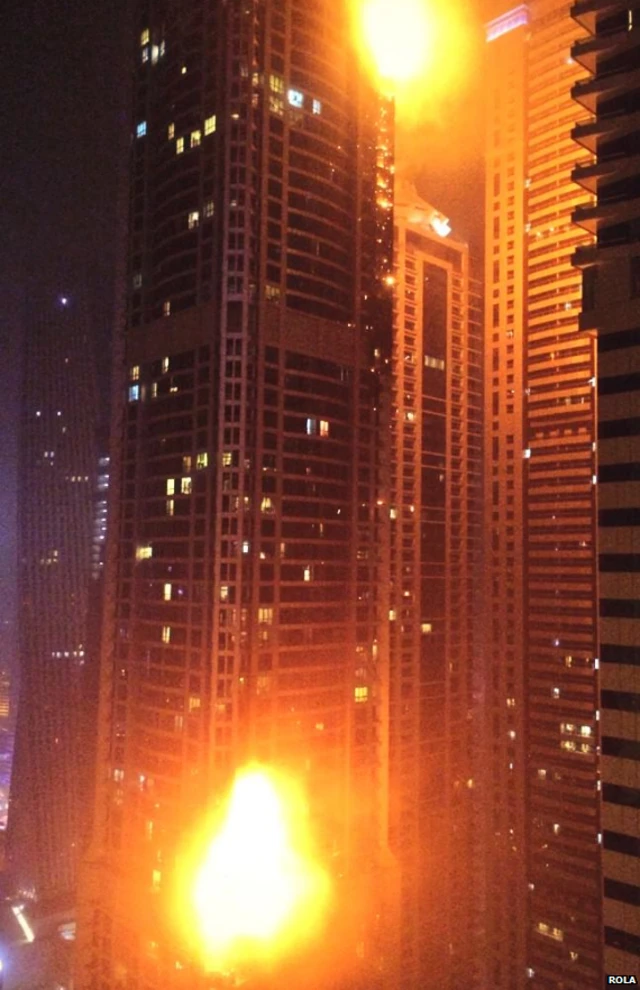 آگ لگنے کا سبب ابھی معلوم نہیں ہو سکا ہے