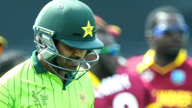 بولنگ اور فیلڈنگ کے بعد پاکستانی بیٹنگ بھی ڈراؤنا خواب ثابت ہوئی۔