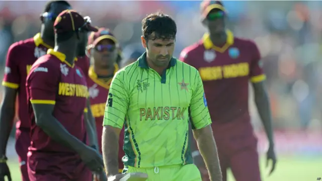 311 رنز کے بڑے ہدف کے تعاقب میں پاکستانی ٹیم 160 رنز ہی بنا سکی۔ پاکستان کی ابتدائي چار وکٹیں ایک رن پر ہی گر گئی تھیں۔