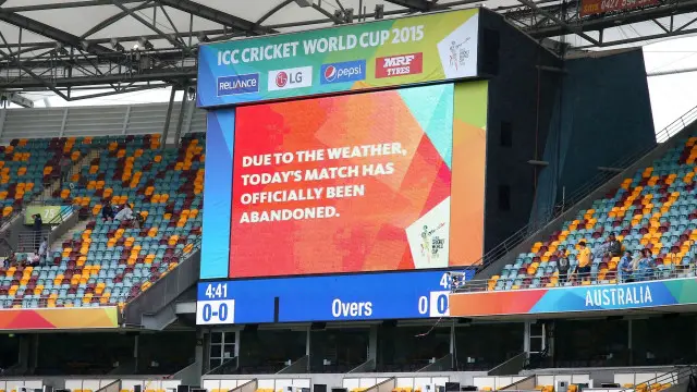 منتظمین نے اس میچ کے ٹکٹ خریدنے والے شائقین کو ٹکٹ کے پیسے واپس دینے کا اعلان بھی کیا ہے۔