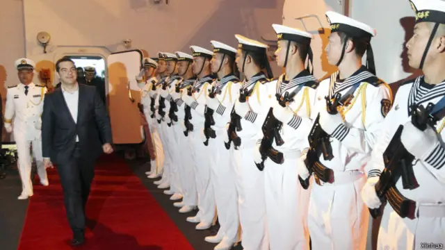 齊普拉斯在比雷埃夫斯港出席迎新春甲板招待會