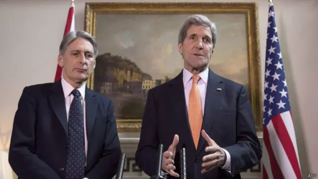 Kerry están en Londres donde sostendrá conversaciones con su contraparte británico, Philip Hammond.