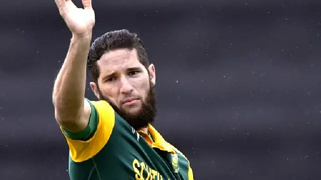 وین پارنل خصوصی طور پر بھارتی جارحانہ بلے بازی کا نشانہ بنے اور ان کے نو اوورز میں 85 رنز بنے