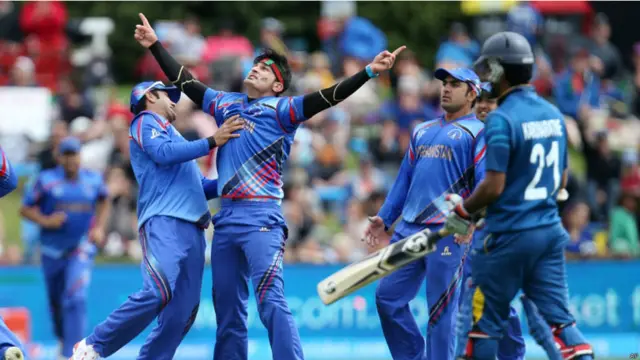 ڈیونیڈن میں کھیلے جانے والے میچ میں سری لنکا کو فتح کے لیے 233 رنز بنانے تھے
لیکن اس کے دونوں اوپنرز پہلی پہلی گیند پر آؤٹ ہوگئے۔