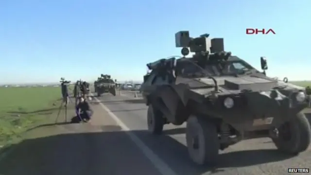 ترکی کے 600 سپاہیوں پر مشتمل قافلہ تقریباً 100 ٹینکوں اور بکتر بند گاڑیوں کے ہمراہ شام کے سرحدی شہر کوبانی سےگذر کر سلیمان شاہ کے مزار پر پہنچا