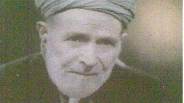 د حمزه بابا د شعر یوه ځانګړنه دا ده چې تر خوشحال وروسته یې په خپل شعر کې افغان ډېر ستایلی دی