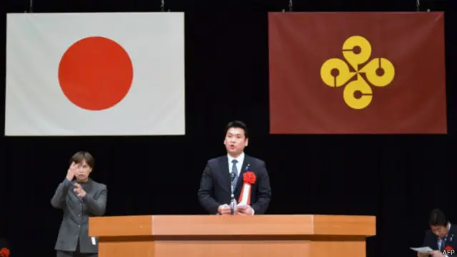 日本内阁负责海洋政策和领土事务的政务官松本洋平在“竹岛日”纪念活动上讲话。