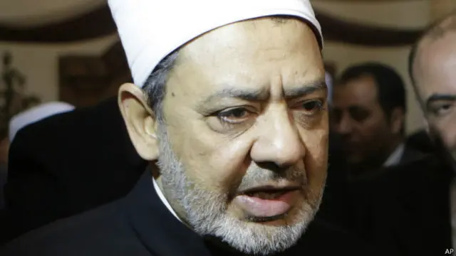 ښاغلي طیب د کنفرانس پیل کې ترهګرې ډلې وغندلې او سخت دریځي یې له "قرآن کریم او د پیغمبر له ژوند او سنتو نه ناسم" تعبیر وباله.