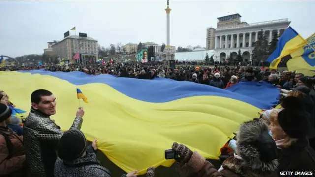 راهپیمایی ها در چند شهر از جمله کیف برگزار شد