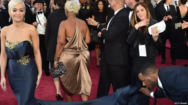 پوپ سٹار ریٹا اورا ایوارڈز میں پرفارم کریں گی۔ 