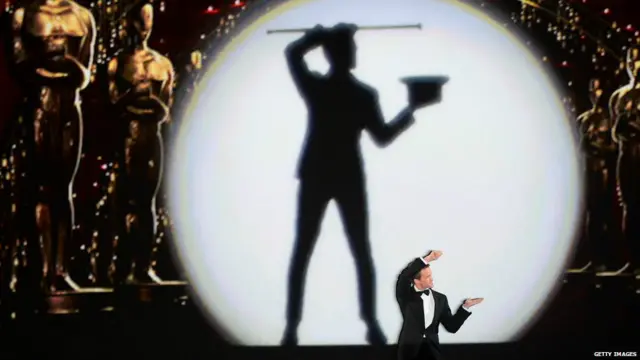 ہالی وڈ کے 87 ویں اکیڈمی یعنی آسکر ایوارڈز کی پیش کش نیل پیٹرک ہیرس نے کی اور انھوں ناظرین کو اپنے مزاح سے لطف اندوز کیا۔