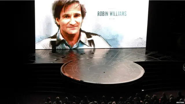 اس موقعے پر فلم اداکا رابن ولیمز جو گذشتہ سال نہیں رہے ان کو یاد کیا گیا۔