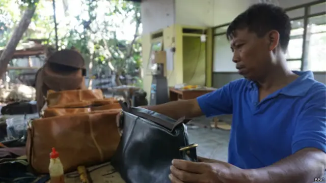 Meski tidak diproduksi secara massal, tas kulit merk Wrekso sanggup mendulang omzet Rp40 juta-Rp80 juta per bulan.