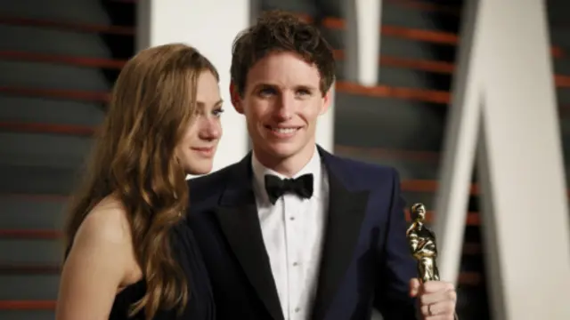 හොඳම නළුවා එඩී රෙඩ්මේන් 