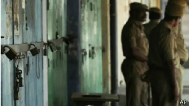 दलित अत्याचार के मामलों में पुलिस का रवैया ग़लत