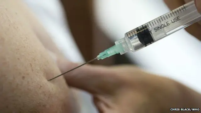 ہر سال تقریبا ٢٠ لاکھ افراد استعمال شدہ سرنج کے دوبارہ استعمال سے ایچ آئی وی، ہیپاٹائٹس اور دیگر بیماریوں کا شکار ہوتے ہیں