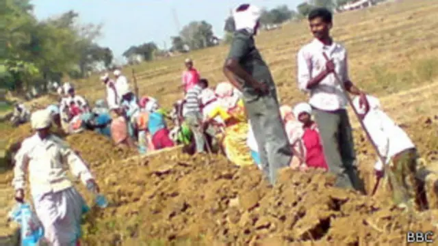 मनरेगा से गांवों में विकास हुआ, लोगों को रोज़गार मिला