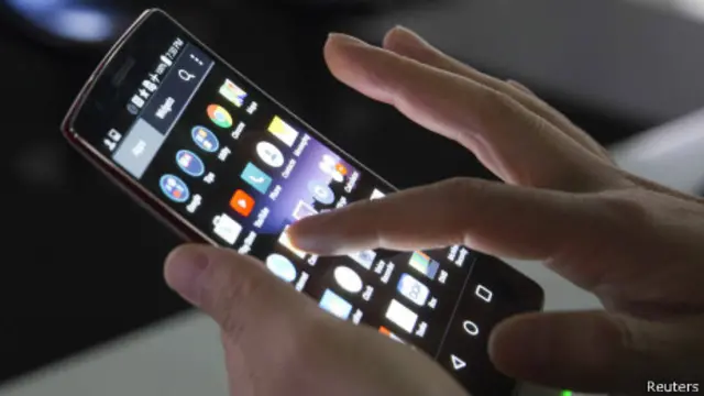 Luz emitida por aparelhos eletrônicos pode interferir na indução ao sono