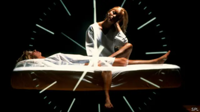 Controlado pelo ciclo circadiano, o nível de melatonina age como despertador natural