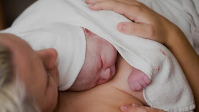 MUERTE PERINATAL: La tragedia de dar a luz un bebé muerto