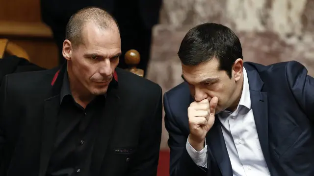 یونانی حکومت، یورپی اتحاد اورعالمی مالیاتی فنڈ چار ماہ سے یونان میں ان اصلاحات کے پروگرام پر مذاکرت کر رہے ہیں جو عالمی اداروں کے بقول یونان کو رقم دینے جانے سے پہلے نافذ ہونا لازمی ہیں