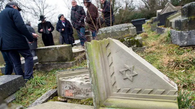 Еврейское кладбище в городе Сар-Юньон в Эльзасе
