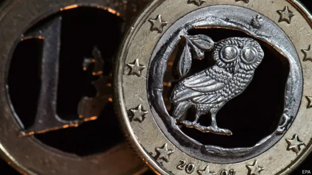 Евро и греческая монета