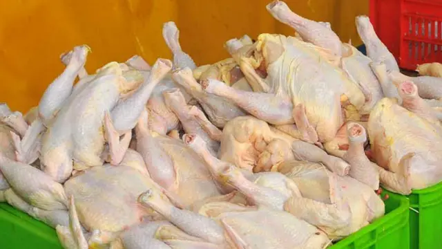 Daging ayam mentah per kilogram di beberapa daerah di Indonesia melampaui Rp35.000.