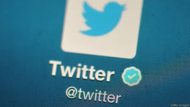 В августе 2014 года в России был принят закон, обязывающий блогеров снять анонимность