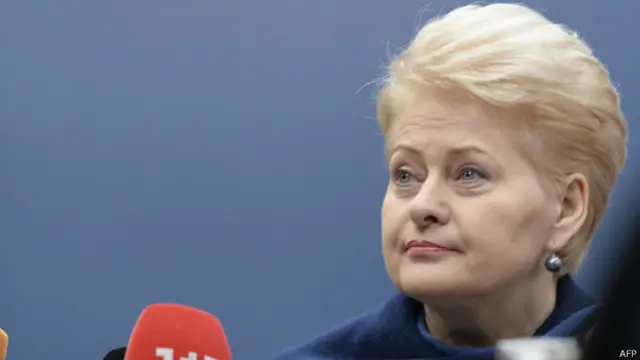 دالیا گریبائوسکایته گفته است که دلیل اجباری کردن خدمت وظیفه عمومی، تغییرات وضعیت ژئوپولتیکی است