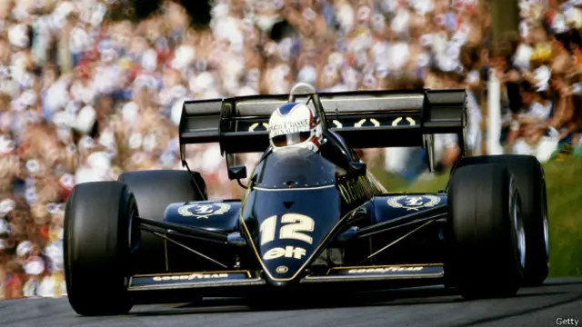 Nigel Mansell (en la foto acelerando durante el Gran Premio de Gran Bretaña) fue frenado de golpe por el calor de Dallas en 1984.