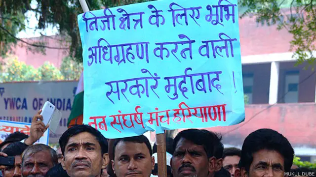 दिल्ली में धरना देते किसान संगठन