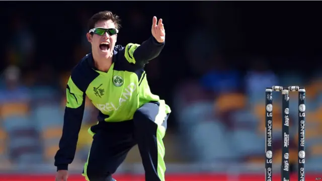 جارج ڈاکریل کو یہاں اپیل کرتے دیکھا جا سکتا ہے۔ انھوں نے خرم خان کو 36 رنز پر ایل بی ڈبلیو آؤٹ کیا۔