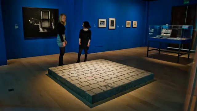 Инсталляция мексиканской художницы Терезы Марголлес 