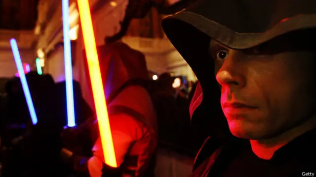 Los sables láser o de luz han sido objetos de deseo para grande y chicos desde la aparición de la Guerra de las Galaxias.