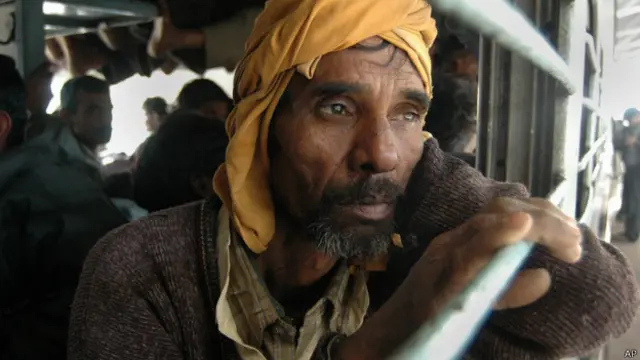 रेल यात्री