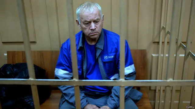 Владимир Мартыненко, водитель снегоуборщика