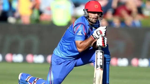  سمیع الله شینواري پر ۱۴۷ توپونو ۹۶ منډې وکړې.