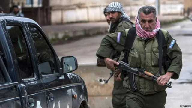 Haseke'nn köylerinde kendisini 'Sutoro' olarak tanımlayan Süryani Güvenlik Güçleri, YPG ile birlikte IŞİD'e karşı çatışıyor.