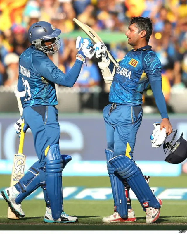 دلشان اور کمار سنگاکارا نے عمدہ بیٹنگ کی سنچریاں سکور کیں۔