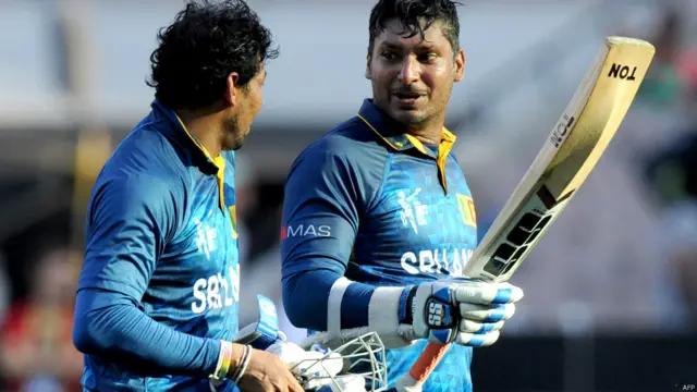 بنگلہ دیش کو پہلی کامیابی 25 ویں اوور میں ملی جب تھریمنے 78 گیندوں میں 52 رنز بنا کر کیچ آؤٹ ہوئے۔ ان کو روبیل حسین نے آؤٹ کیا۔