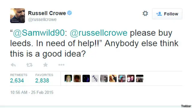 Crowe preguntó a sus seguidores si sería buena idea comprar el Leeds, recibiendo una mayoría de respuestas positivas.