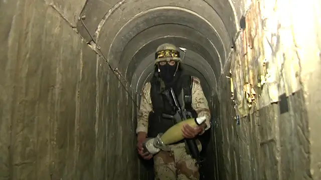 ان سرنگوں میں صرف جنگجو ہی نہیں بلکہ اسلحہ کی نقل و حرکت بھی ہو سکتی ہے