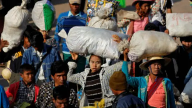 ဒေသတွင်းကနေ ဒုက္ခသည် သောင်းချီ ထွက်ပြေးရ