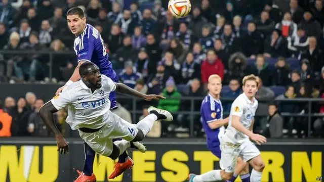 Samba fue sancionado con dos partidos por su "gesto desagradable" a los aficionados del Torpedo de Moscú.