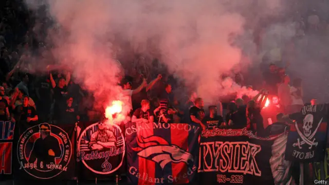 El CSKA de Moscú fue sancionado con dos partidos a puerta cerrada por el comportamiento de sus aficionados durante su visita a Roma.